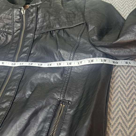Paris Blues Black Faux Leather Jacket with hoodie Women's Size Large - Picture 6 of 16